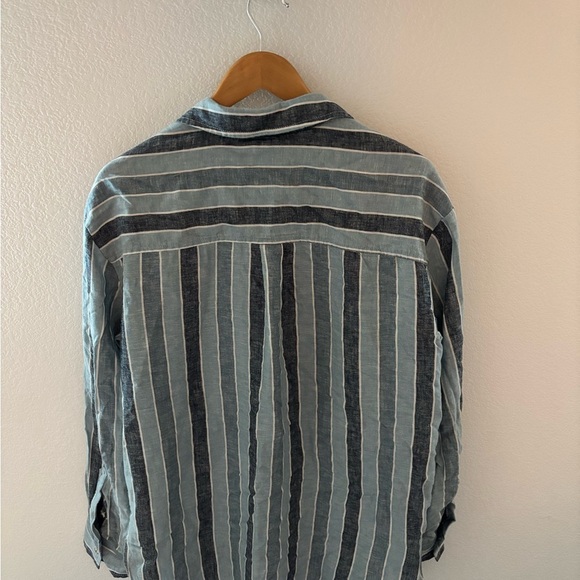 Beachy Blue & White Striped Button-Up Shirt in size medium Linen Blend - Picture 6 of 7